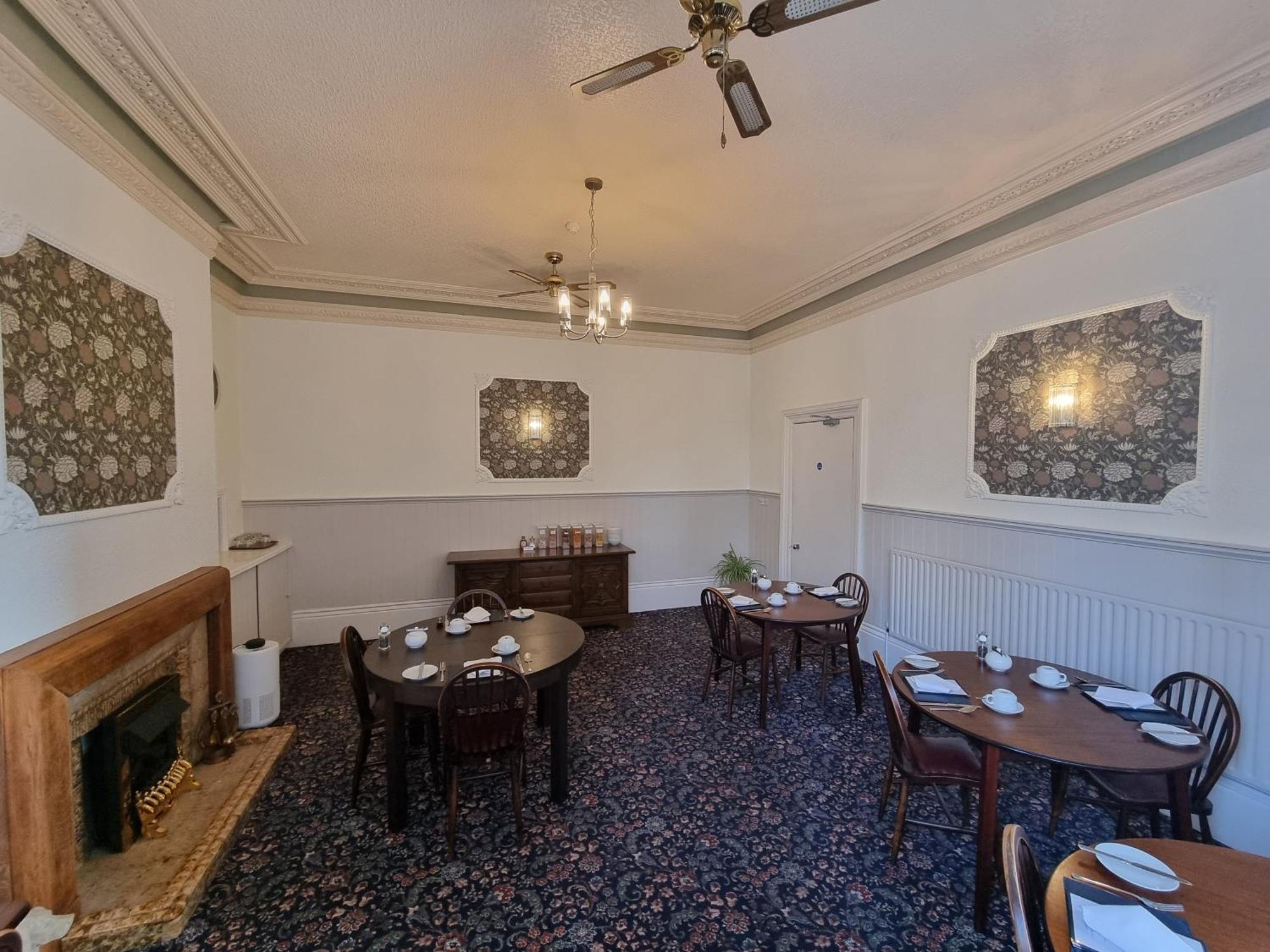 The Cavendish Hotel Scarborough Buitenkant foto