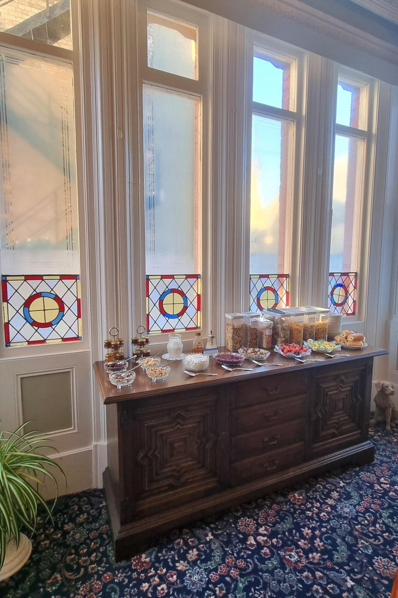 The Cavendish Hotel Scarborough Buitenkant foto